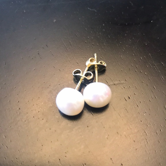 14 k gold real pearl studs new - Picture 4 of 6